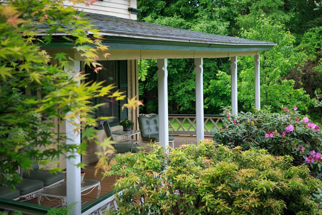 Squam Lake Inn Holderness Exteriör bild